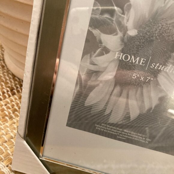 Home Studios Sage Greeen Silver Easel Back Picture Frame 5" X 7" New in Box - Picture 4 of 5